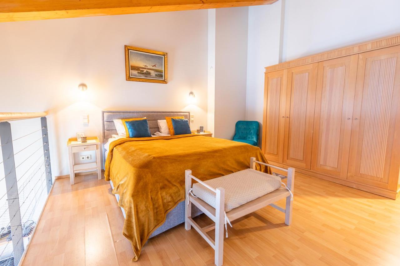 Daily Apartments - Split Level Apartment Near Port タリン エクステリア 写真